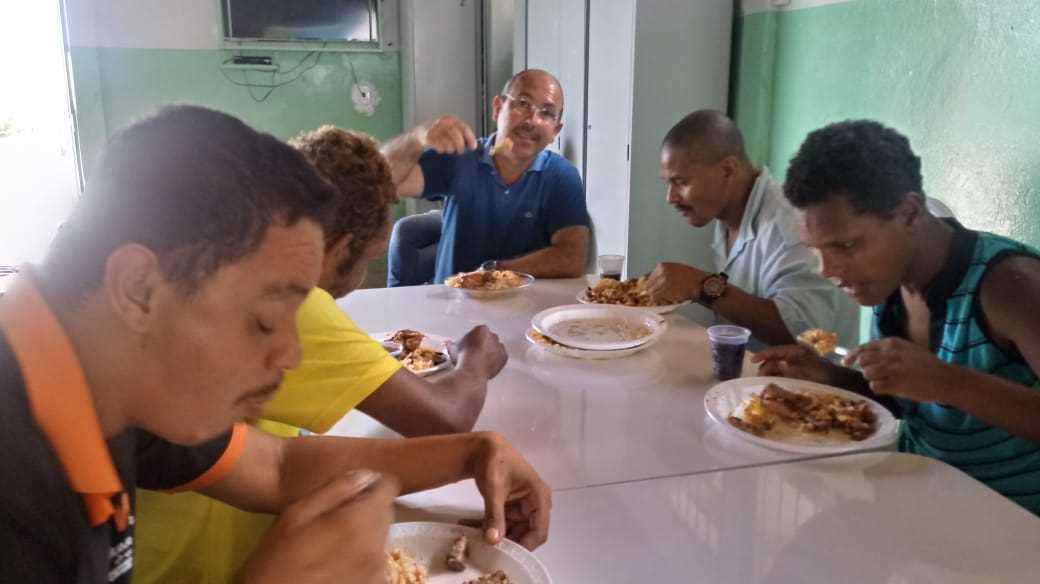 O CAPS Recebe Almoço em Confraternização de Fim de Ano